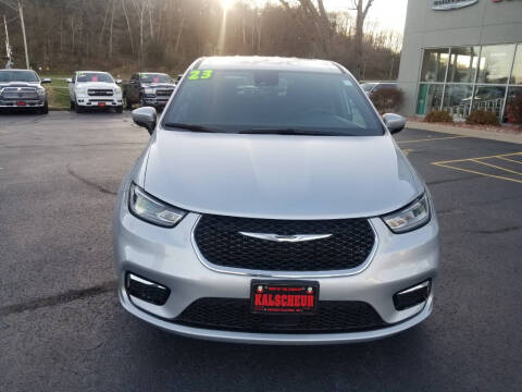 2023 Chrysler Pacifica Touring
