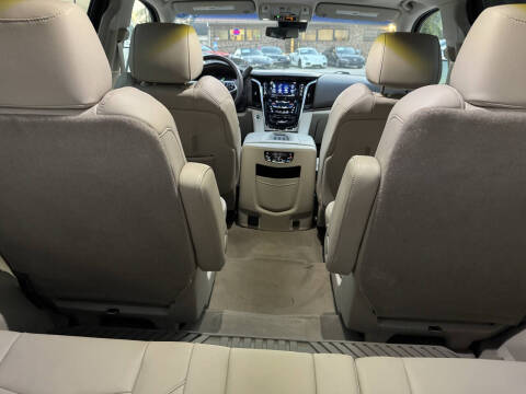 2017 Cadillac Escalade Luxury