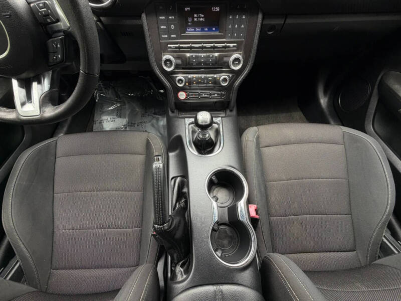 2017 Ford Mustang V6