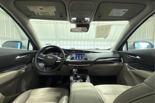 2022 Cadillac XT4 Luxury