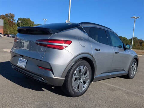 2024 Genesis GV60 Standard