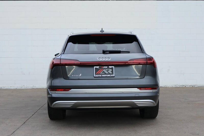 2019 Audi e-tron quattro Prestige