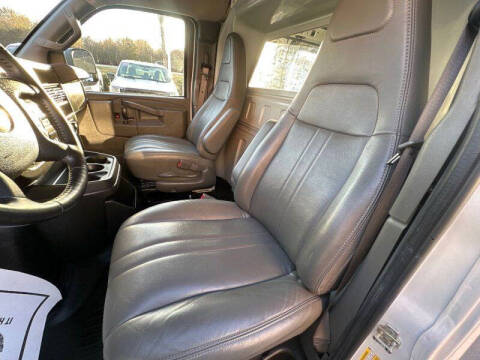 2022 Chevrolet Express 2500