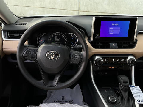 2025 Toyota RAV4 Hybrid LE