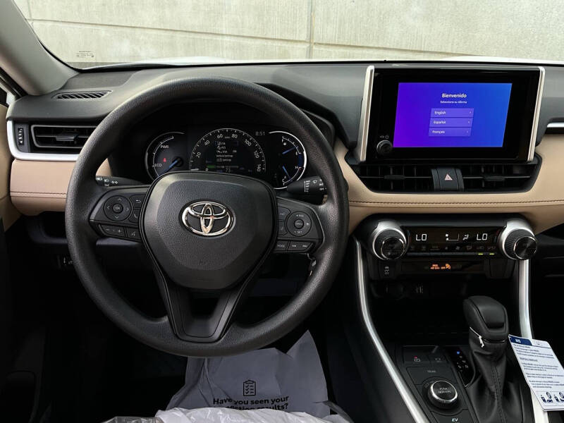 2025 Toyota RAV4 Hybrid LE