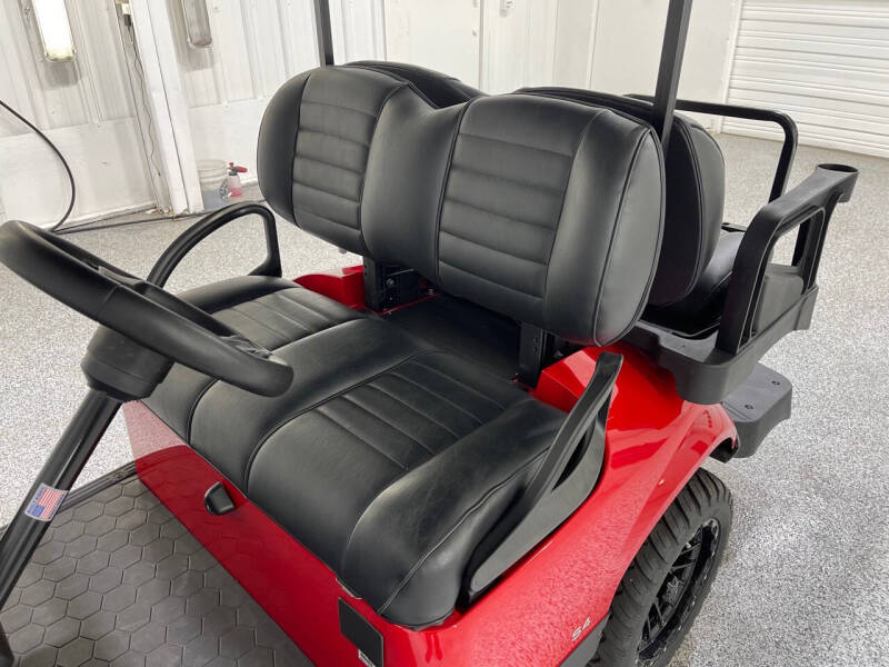 2025 E-Z-GO Express S4 Gas