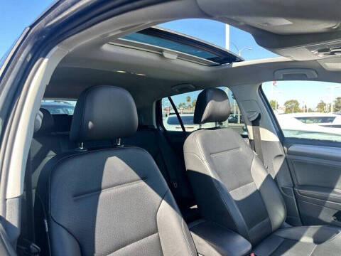 2017 Volkswagen Golf TSI SE