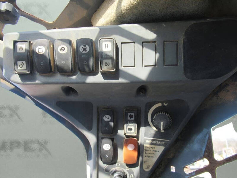 2010 John Deere 323D