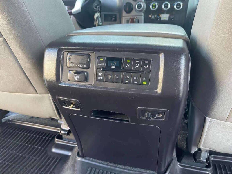 2017 Toyota Sequoia Platinum