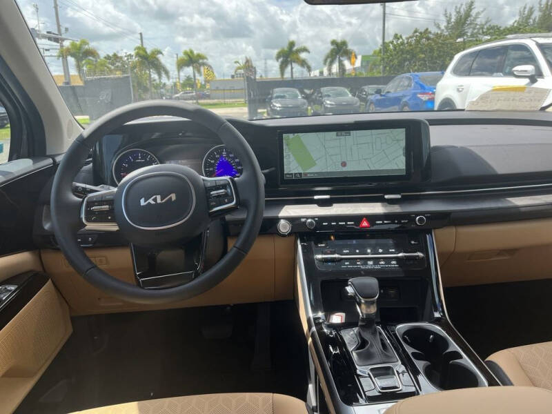 2024 Kia Carnival EX