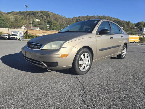 2005 Ford Focus for sale at In & Out Used Auto Sales in Bluefield WV