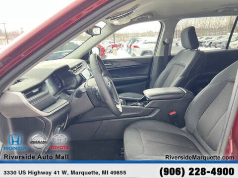 2023 Jeep Grand Cherokee L Laredo