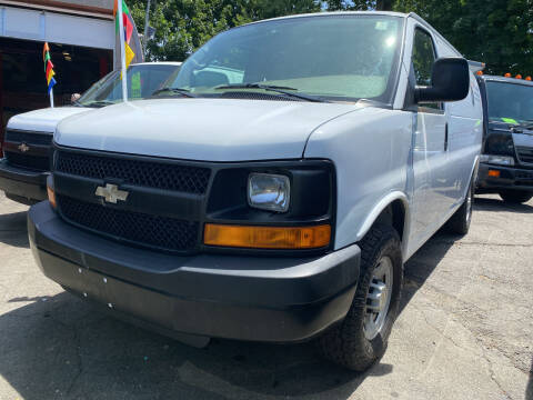 2009 Chevrolet Express Cargo for sale at Drive Deleon in Yonkers NY