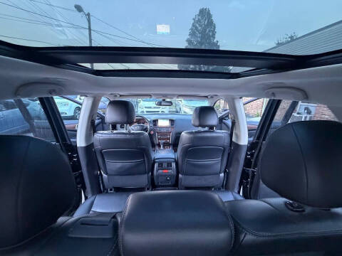 2017 Nissan Pathfinder Platinum