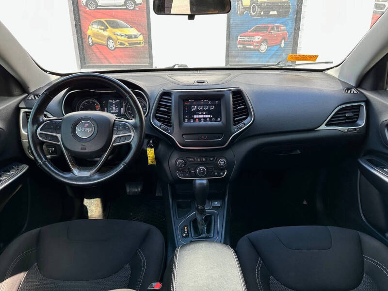 2019 Jeep Cherokee Latitude