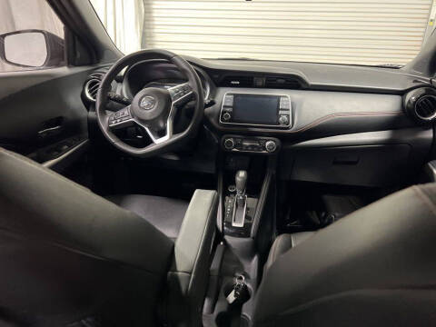 2019 Nissan Kicks SR