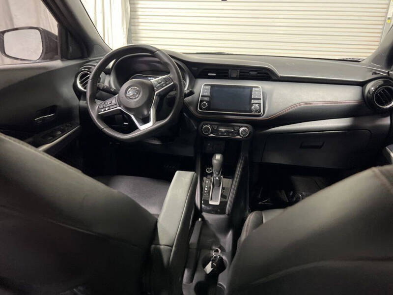 2019 Nissan Kicks SR