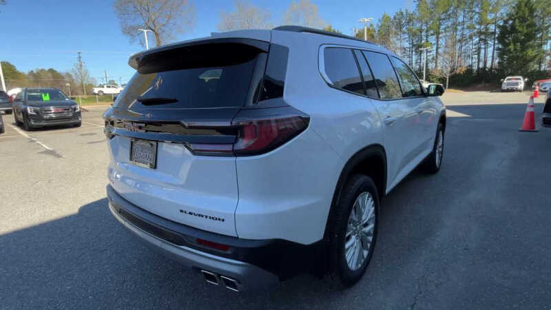 2025 GMC Acadia Elevation
