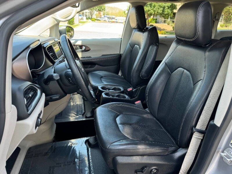 2020 Chrysler Voyager LXi