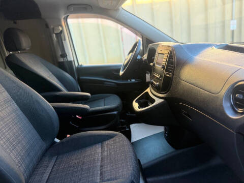 2016 Mercedes-Benz Metris