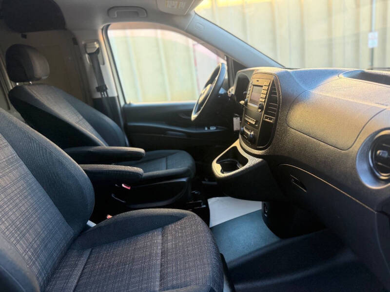 2016 Mercedes-Benz Metris