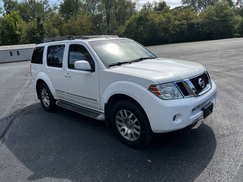 2010 Nissan Pathfinder LE