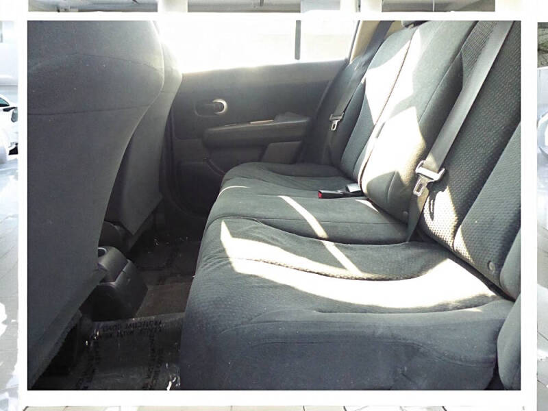 2011 Nissan Versa 1.8 S