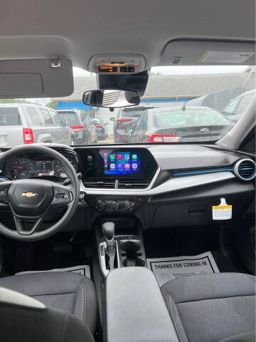 2025 Chevrolet Trax LS