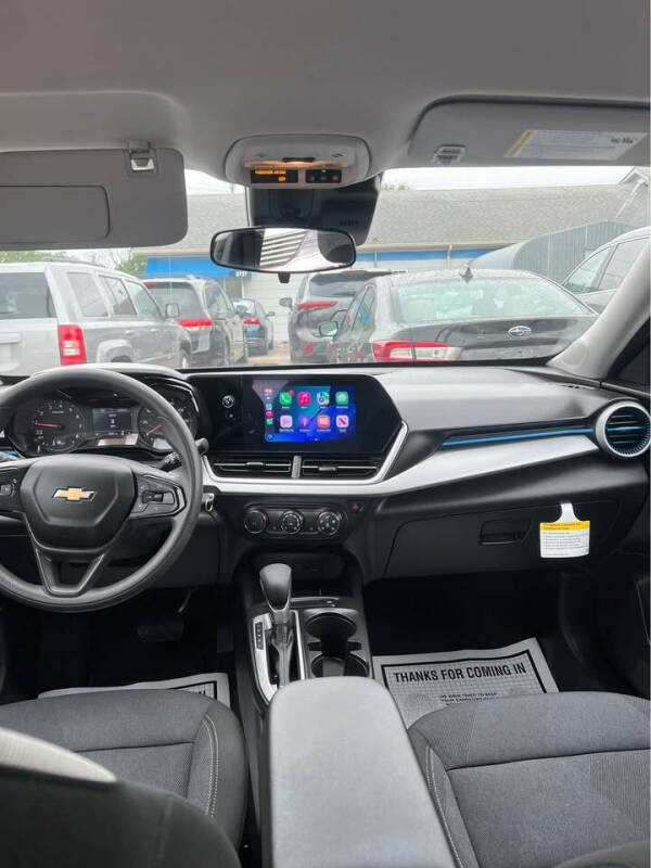 2025 Chevrolet Trax LS