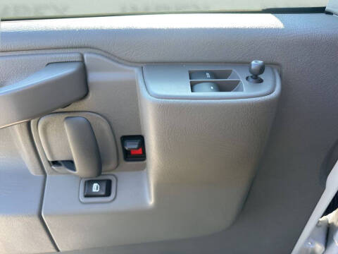 2024 Chevrolet Express 2500
