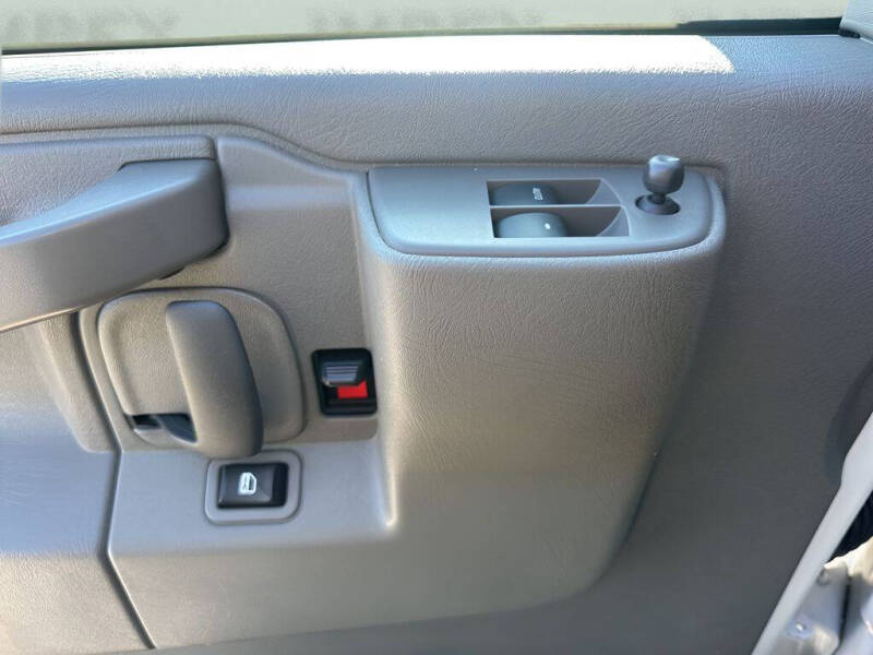 2024 Chevrolet Express 2500