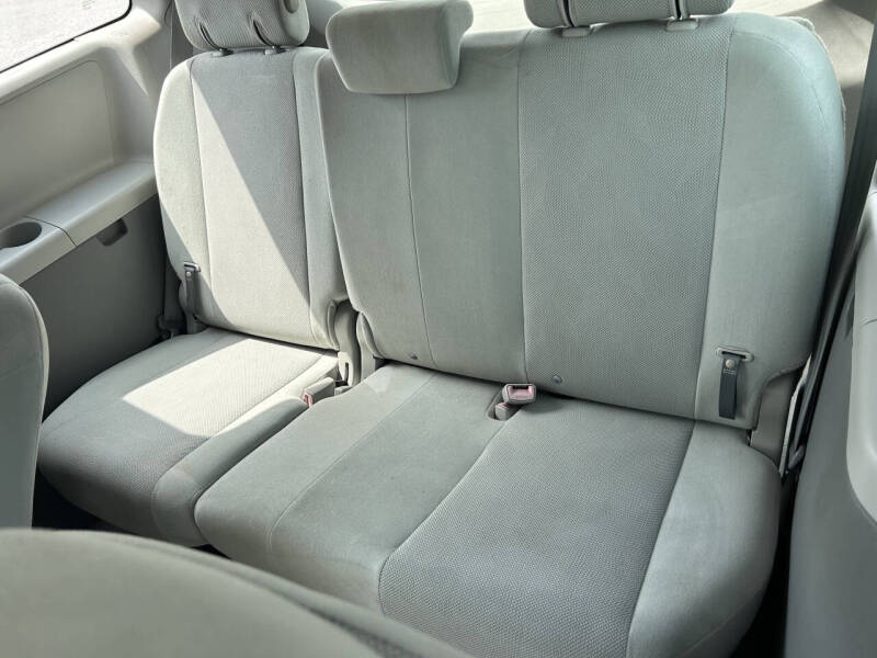 2013 Toyota Sienna L 7-Passenger