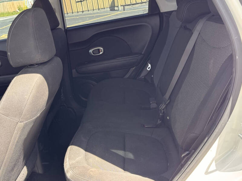 2017 Kia Soul +
