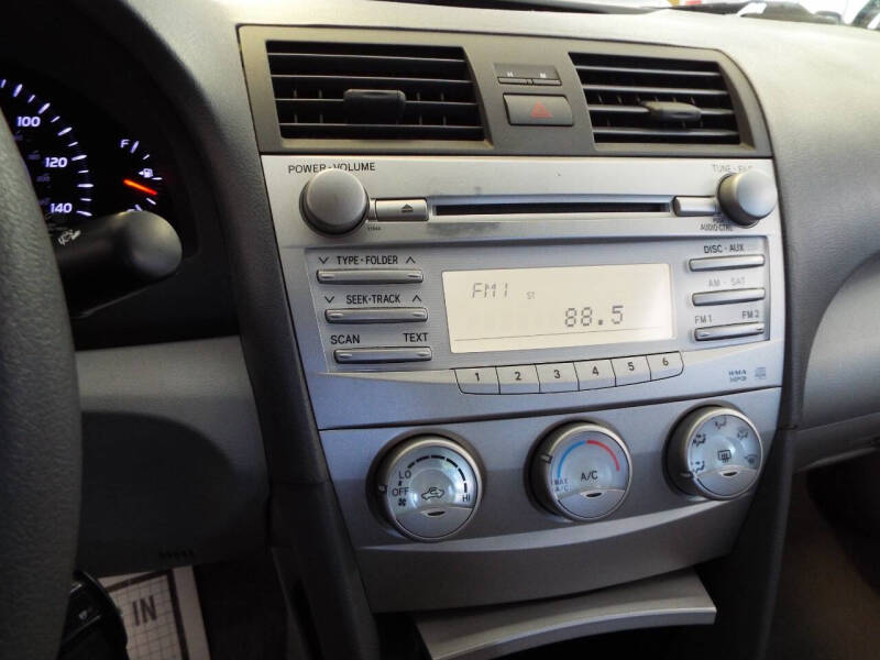 2010 Toyota Camry LE