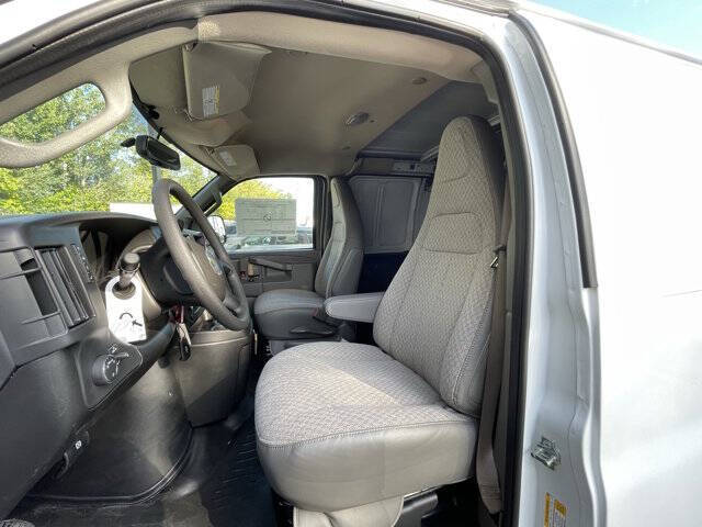 2025 Chevrolet Express 2500