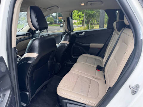 2020 Ford Escape Titanium