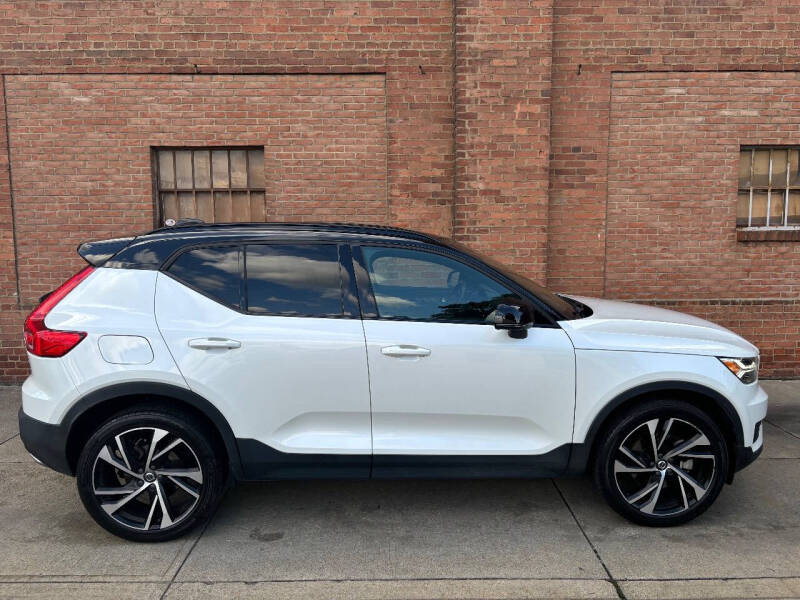 2020 Volvo XC40 T5 R-Design