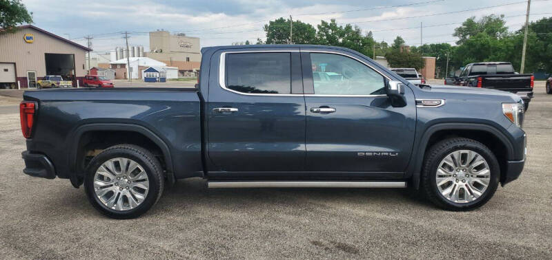 Used 2022 GMC Sierra 1500 Limited Denali with VIN 1GTU9FELXNZ196805 for sale in Milbank, SD