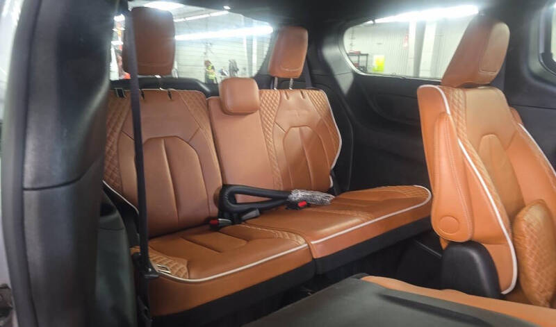 2025 Chrysler Pacifica Pinnacle