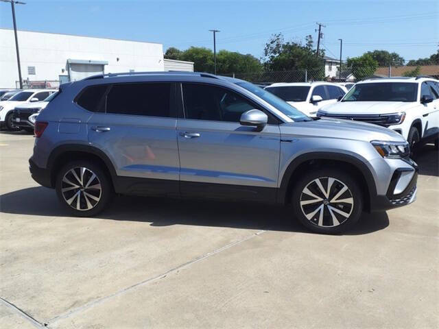 2024 Volkswagen Taos SE