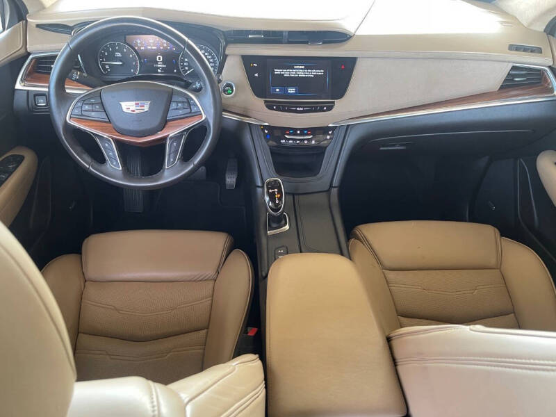 2017 Cadillac XT5 Platinum