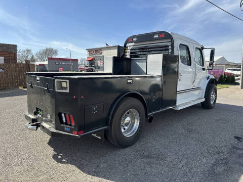 2017 Freightliner M2 106