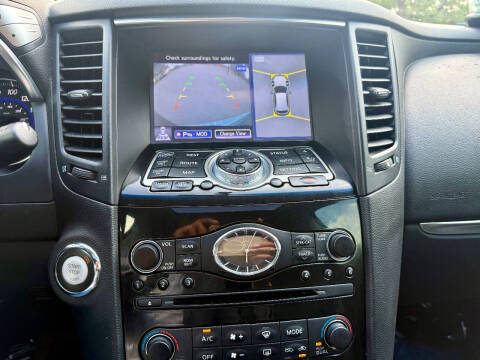 2015 Infiniti QX70