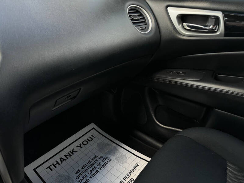 2019 Nissan Pathfinder SV