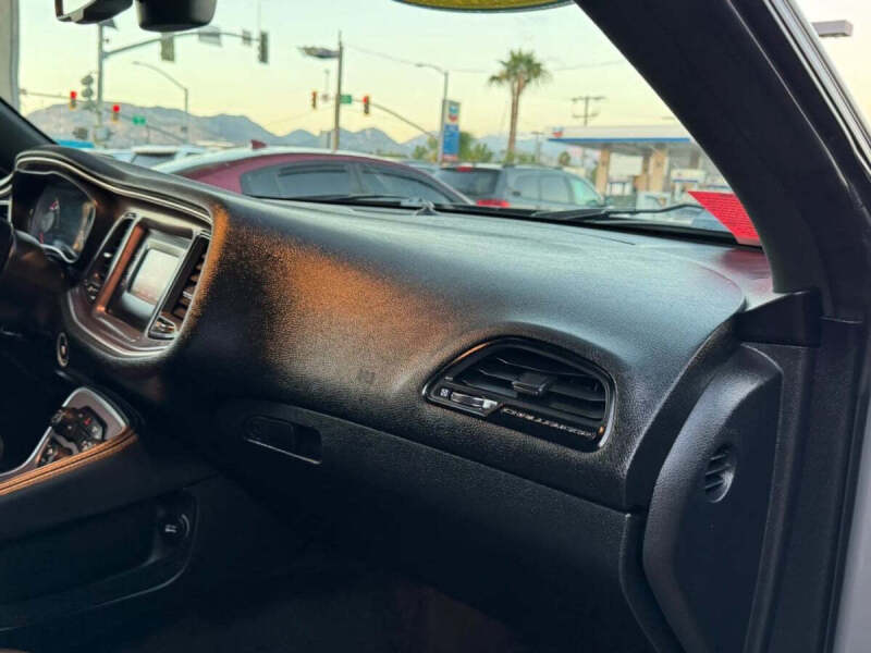 2017 Dodge Challenger SXT