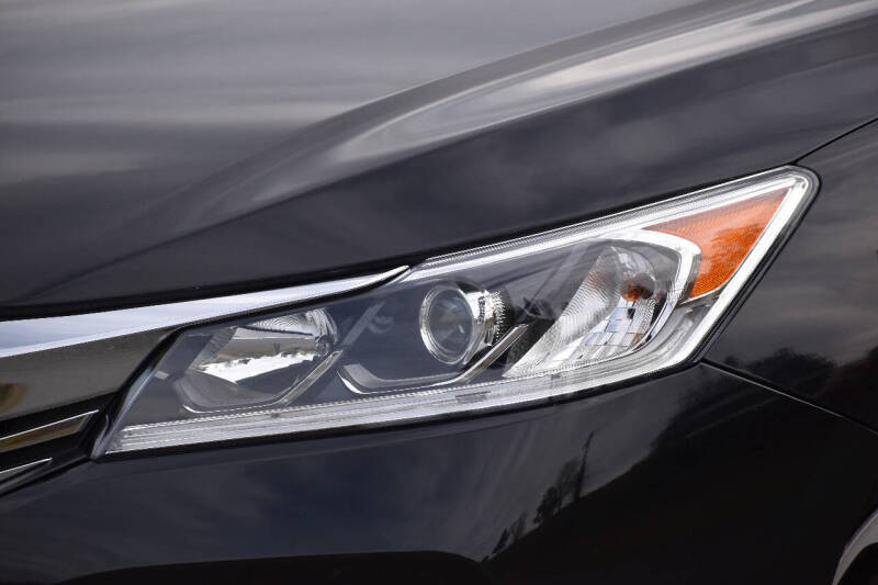 2017 Honda Accord EX-L V6 w/Navi w/Honda Sensing