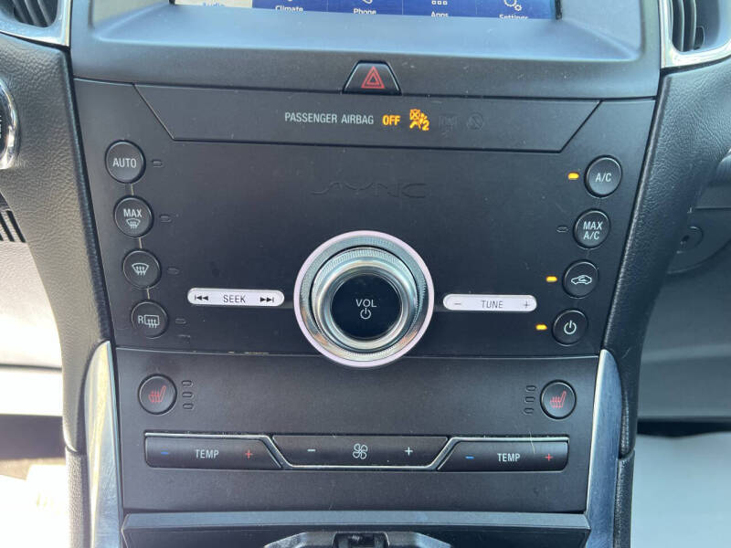 2020 Ford Edge Titanium