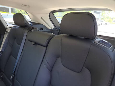 2025 Volvo XC60 B5 Plus Dark Theme