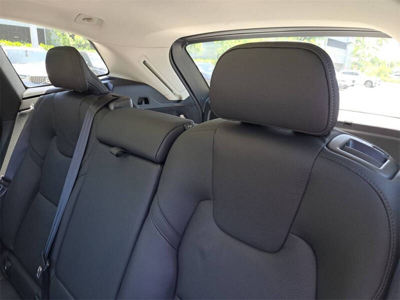 2025 Volvo XC60 B5 Plus Dark Theme