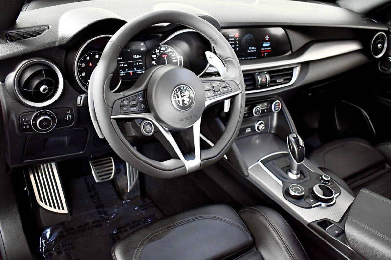 2019 Alfa Romeo Stelvio Ti Sport